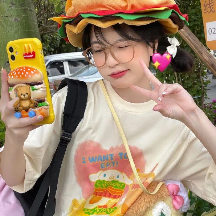 美丽与动人海报